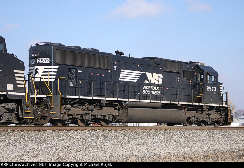 NS 2573